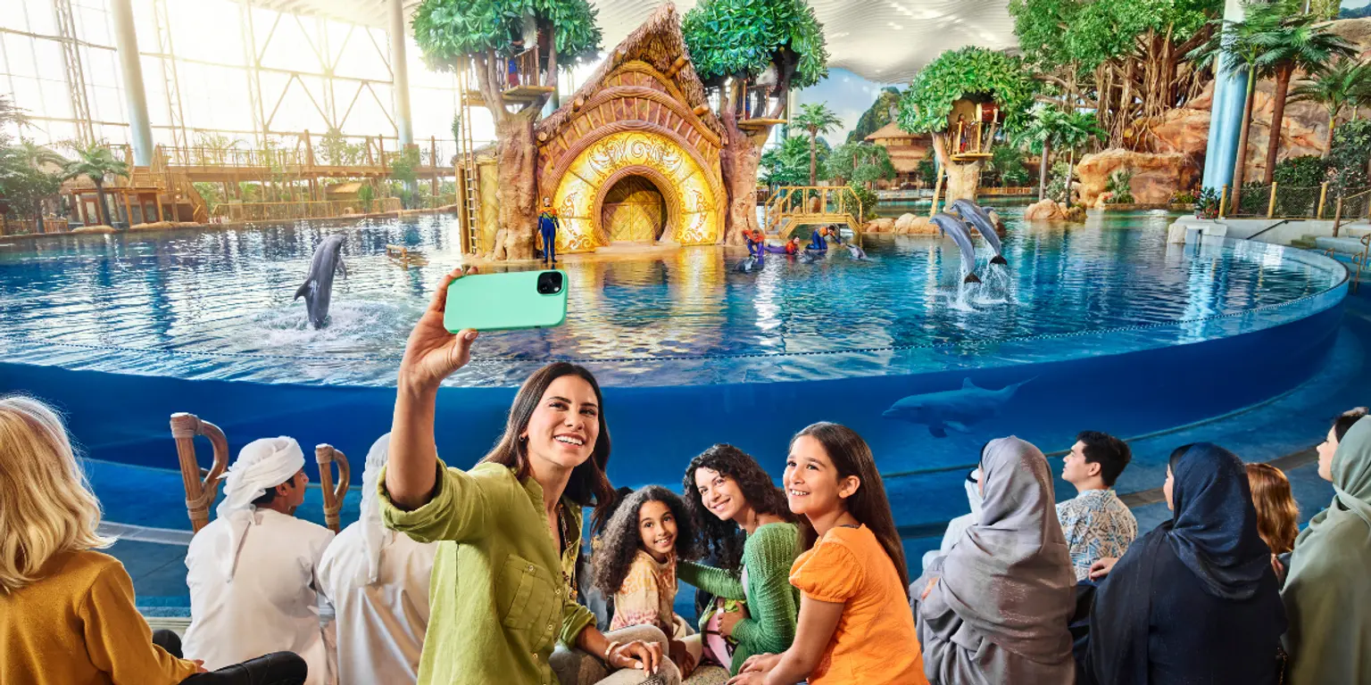 DOLPHIN PRESENTATION AT YAS ISLAND, ABU DHABI